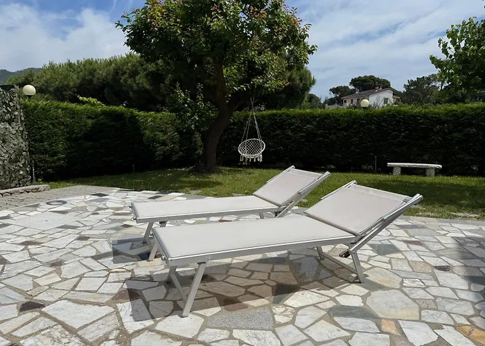 Casa Giardino Feriehus Spotorno